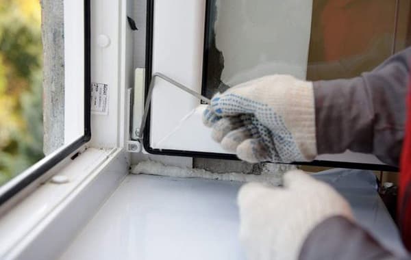 رگلاژ پنجره upvc